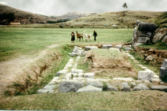 Partially excavated Inca building in the central terrace of Sacsahuaman